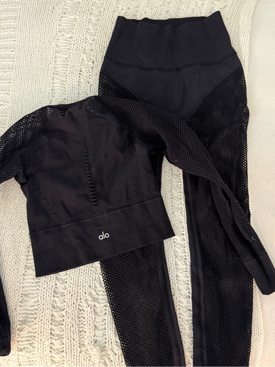 ALO Yoga Pants - ALO Yoga Mesh Airlift Set Small